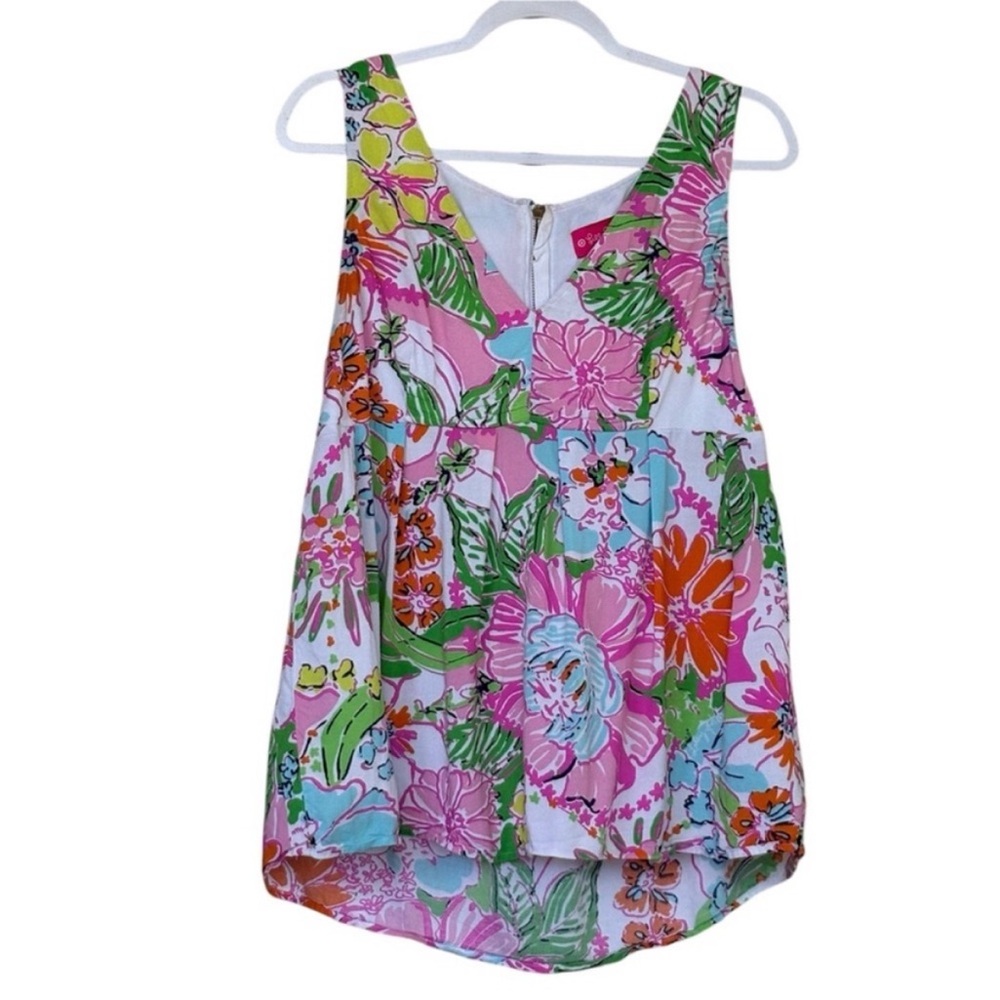 Lilly Pulitzer @ Target Nosey Posey
Zip Up Floral Print Sleeveless Shirt
Sz L